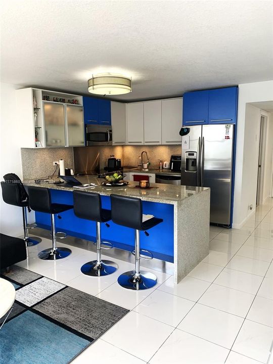 Active With Contract: $3,500 (2 beds, 2 baths, 1064 Square Feet)
