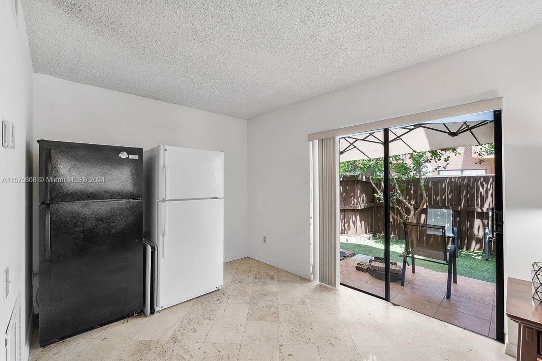 For Sale: $390,000 (2 beds, 2 baths, 1330 Square Feet)