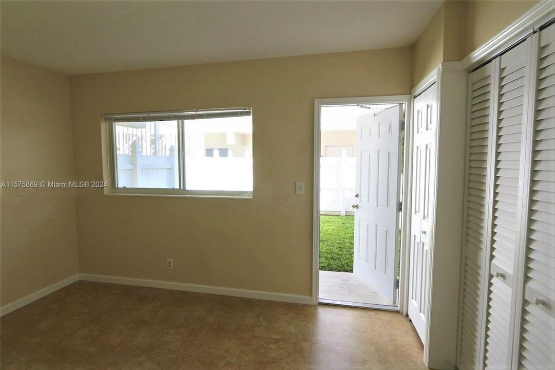 Active With Contract: $1,800 (1 beds, 1 baths, 511 Square Feet)