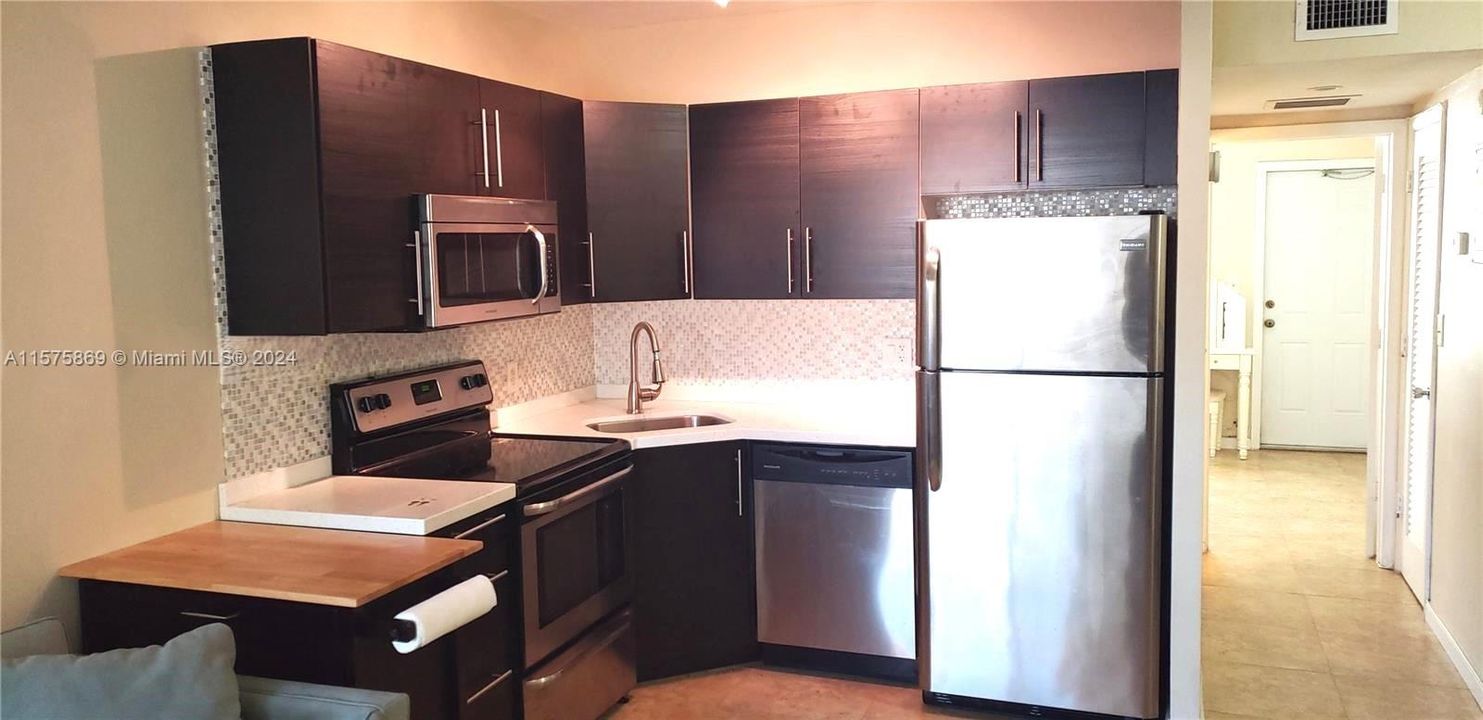 For Rent: $1,800 (1 beds, 1 baths, 511 Square Feet)