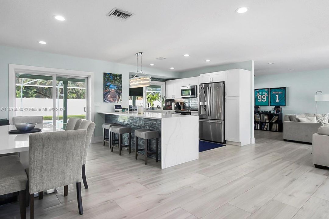 Active With Contract: $1,195,000 (3 beds, 2 baths, 1700 Square Feet)