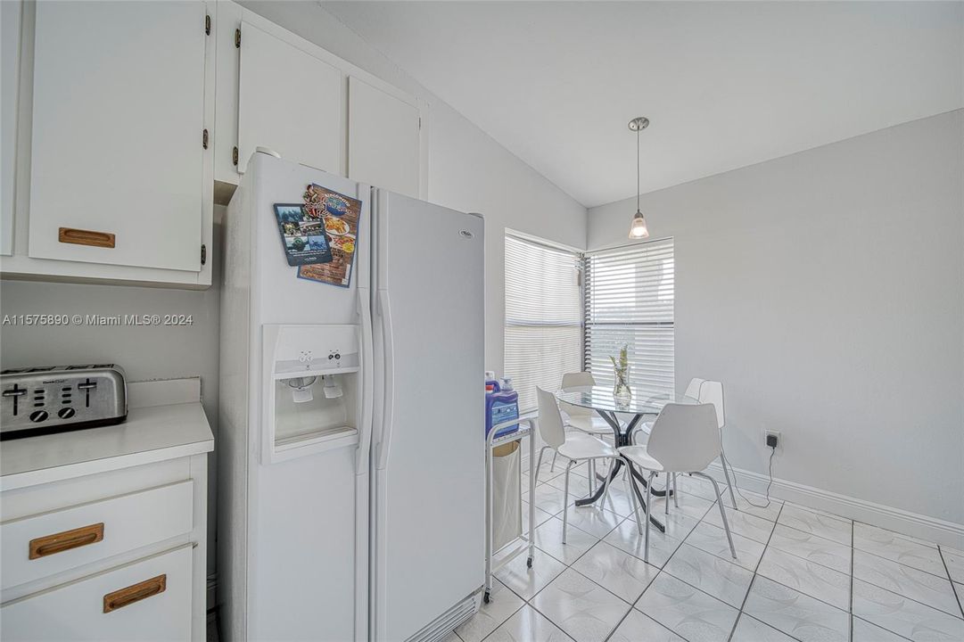 For Sale: $399,900 (3 beds, 2 baths, 1050 Square Feet)