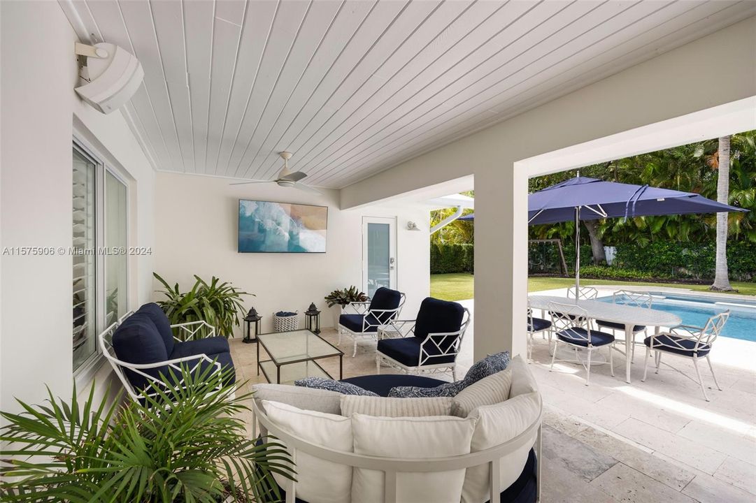 Active With Contract: $2,995,000 (4 beds, 3 baths, 2520 Square Feet)
