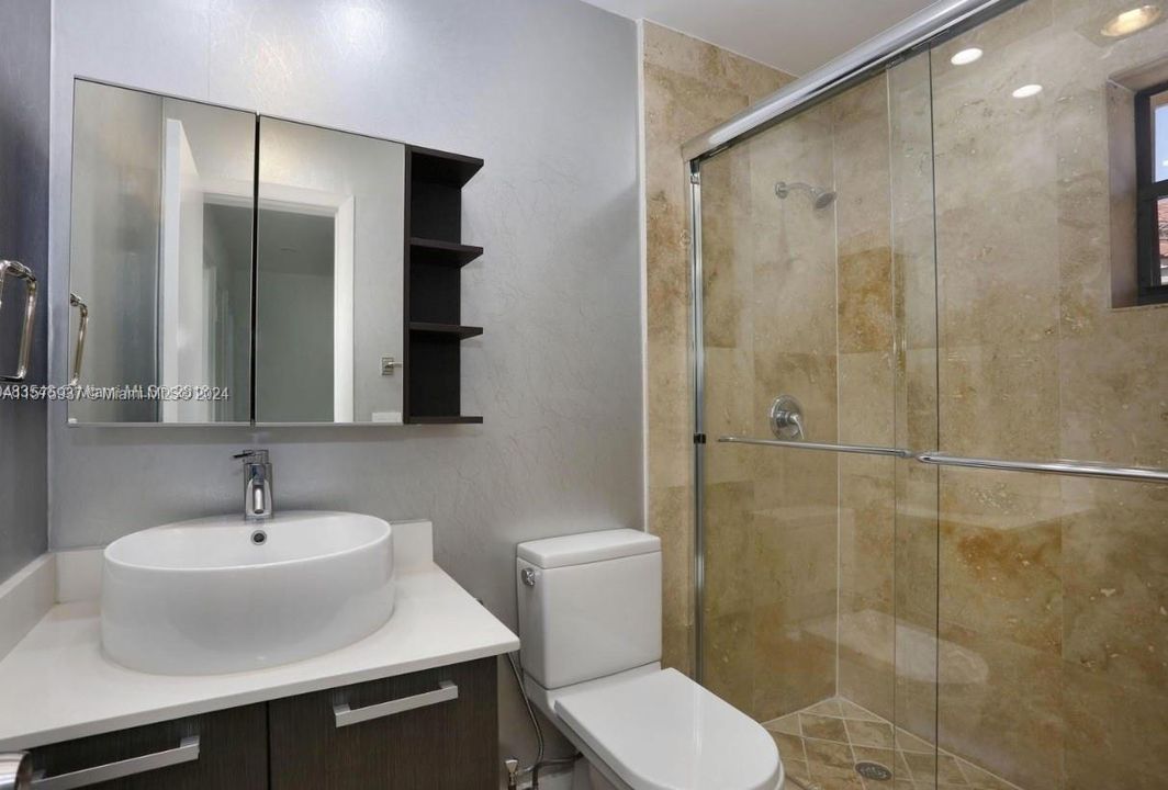 Active With Contract: $3,200 (2 beds, 2 baths, 1097 Square Feet)