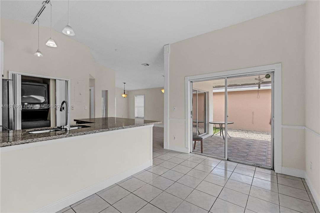 Active With Contract: $535,000 (4 beds, 2 baths, 1532 Square Feet)