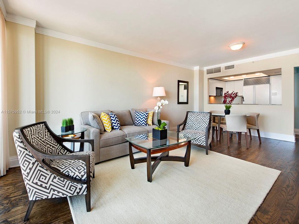 For Sale: $880,000 (1 beds, 2 baths, 940 Square Feet)