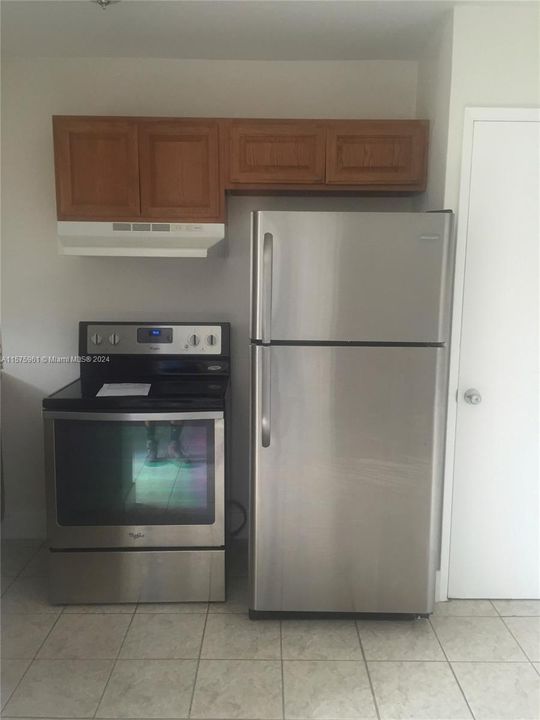 For Rent: $1,550 (1 beds, 1 baths, 2064 Square Feet)