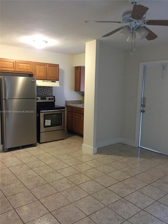 For Rent: $1,550 (1 beds, 1 baths, 2064 Square Feet)
