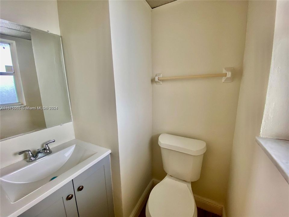 For Rent: $1,600 (1 beds, 1 baths, 750 Square Feet)