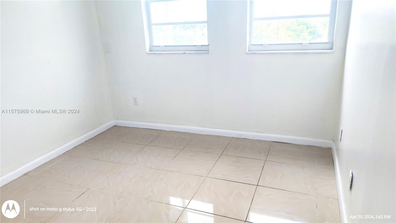 For Sale: $325,000 (2 beds, 2 baths, 798 Square Feet)