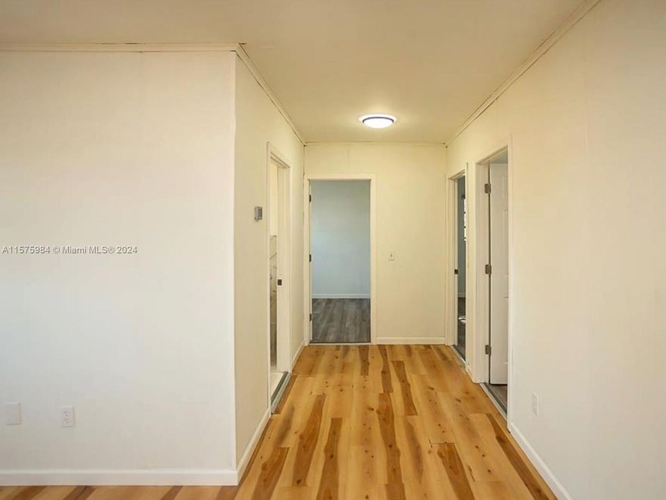 For Sale: $315,000 (3 beds, 1 baths, 1366 Square Feet)