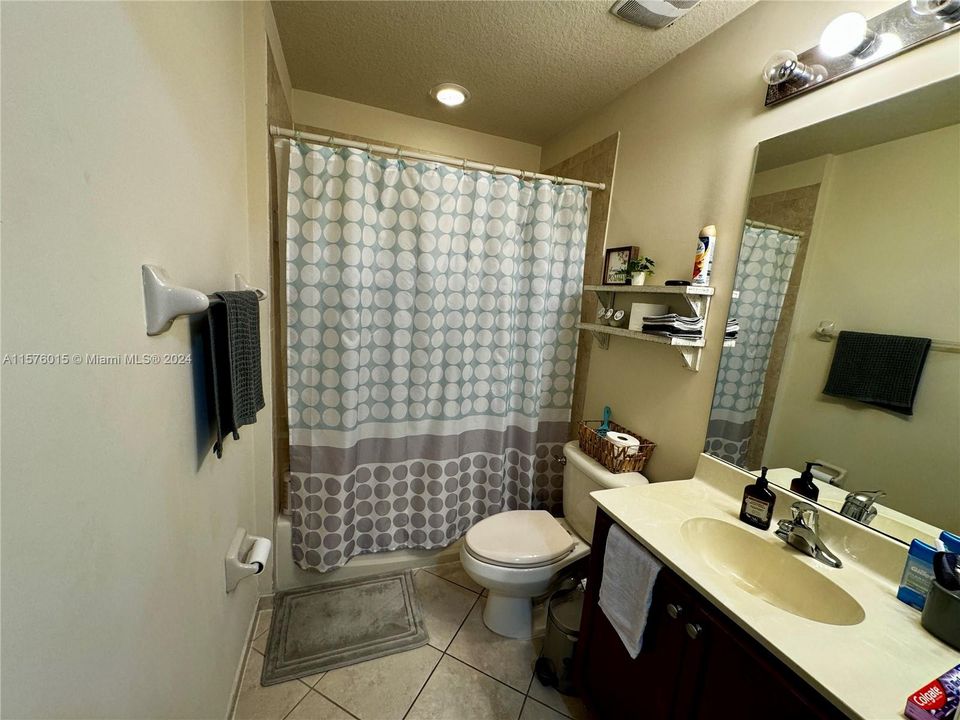 出租: $2,900 (3 贝兹, 2 浴室, 1207 平方英尺)