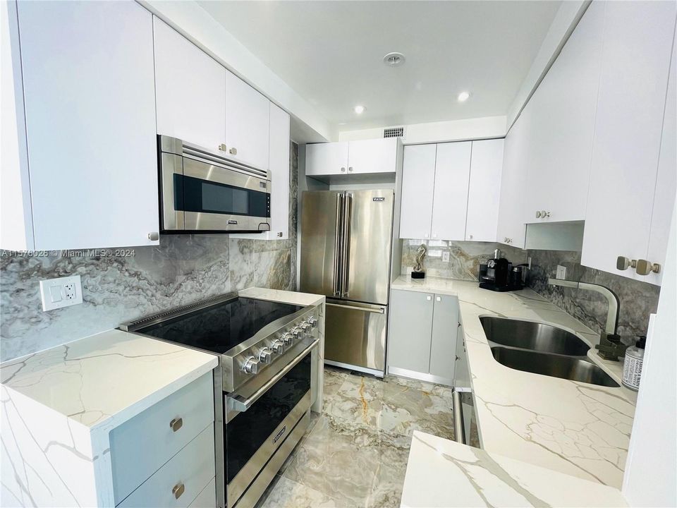 Active With Contract: $6,200 (2 beds, 2 baths, 1197 Square Feet)