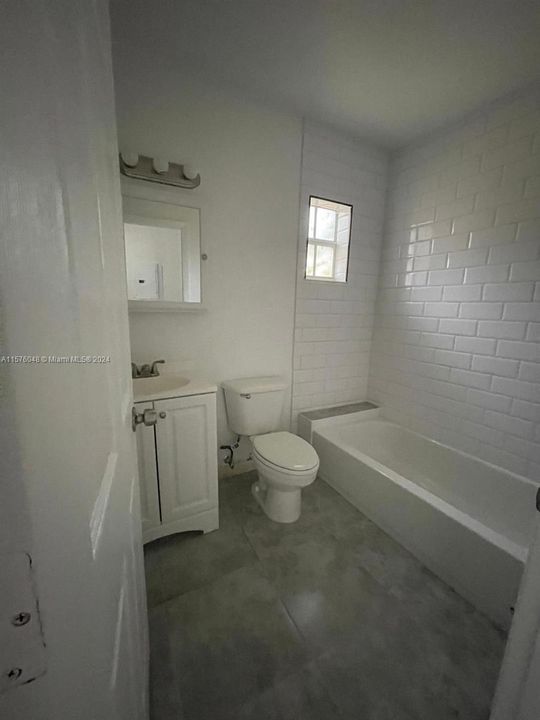 В аренду: $1,900 (2 спален, 1 ванн, 1887 Квадратных фут)
