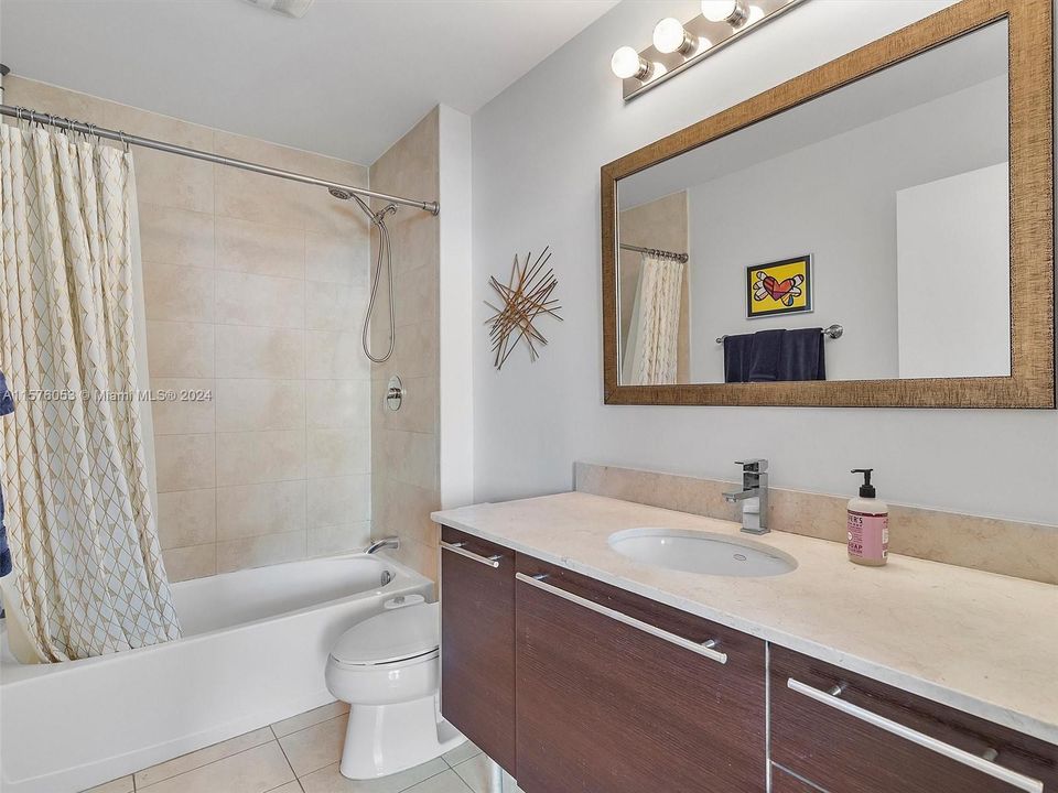 For Sale: $484,900 (1 beds, 1 baths, 867 Square Feet)