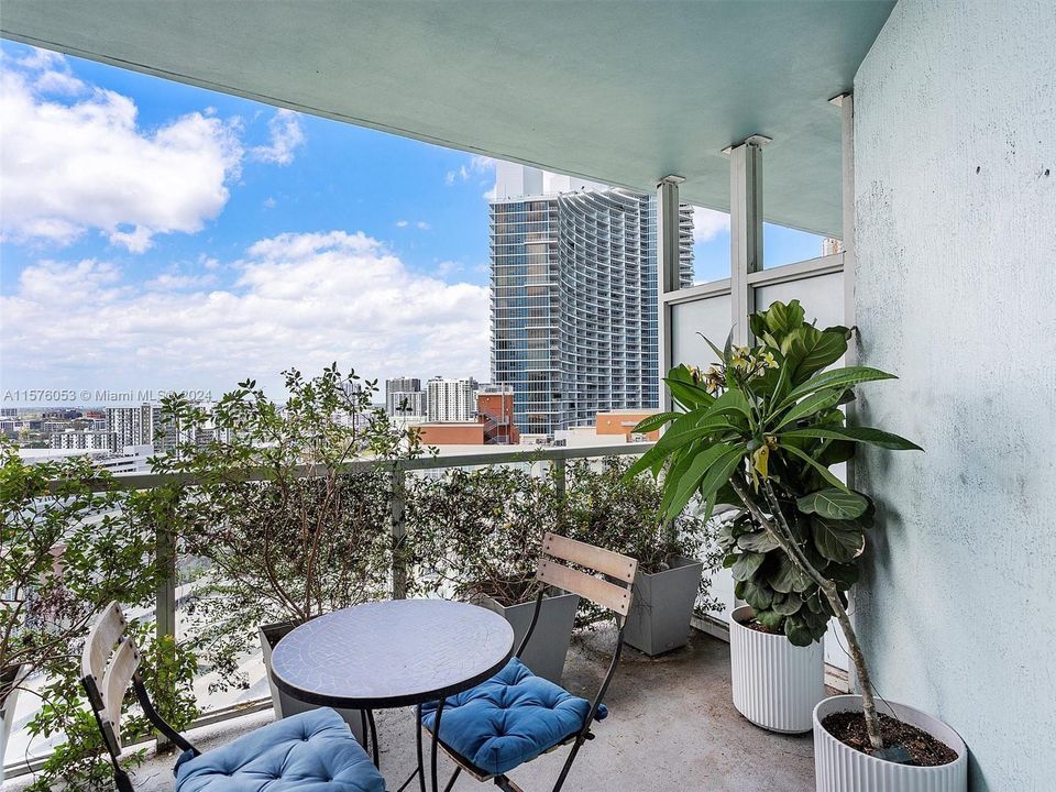 For Sale: $484,900 (1 beds, 1 baths, 867 Square Feet)