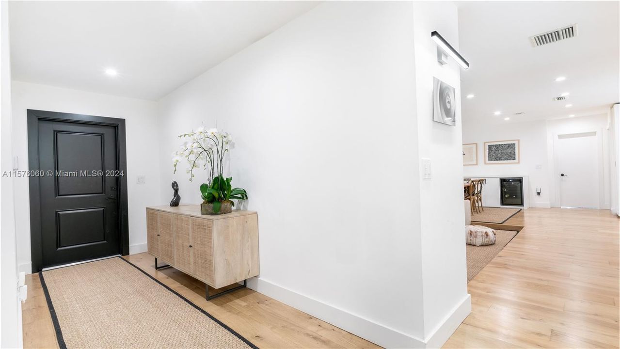 Active With Contract: $1,495,000 (3 beds, 2 baths, 1970 Square Feet)