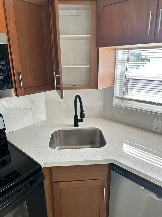Recently Rented: $1,850 (1 beds, 1 baths, 650 Square Feet)