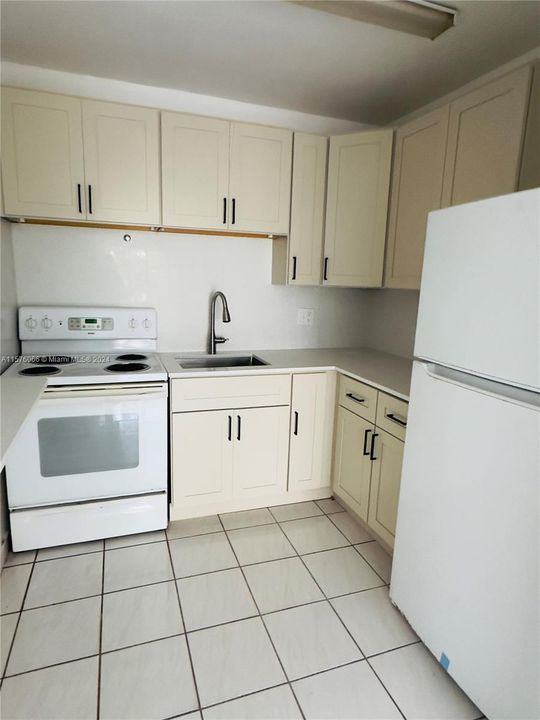 For Rent: $2,000 (1 beds, 1 baths, 591 Square Feet)