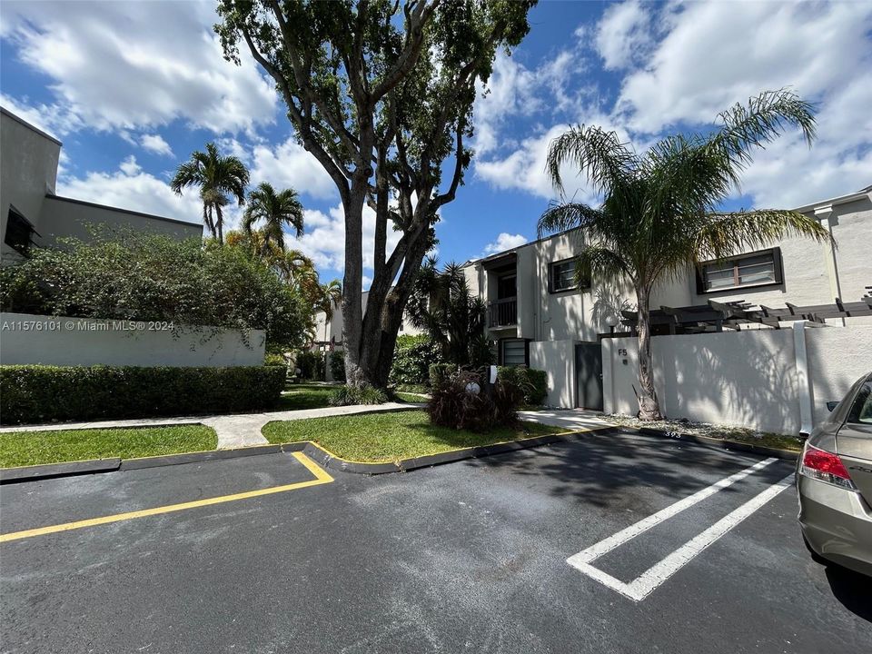 Active With Contract: $560,000 (3 beds, 2 baths, 1349 Square Feet)