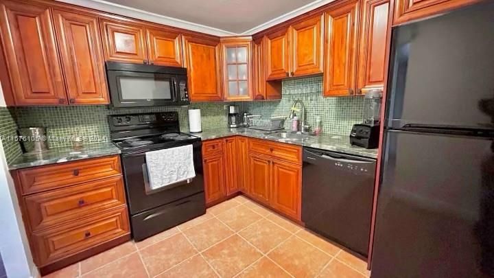 For Rent: $5,500 (1 beds, 1 baths, 850 Square Feet)