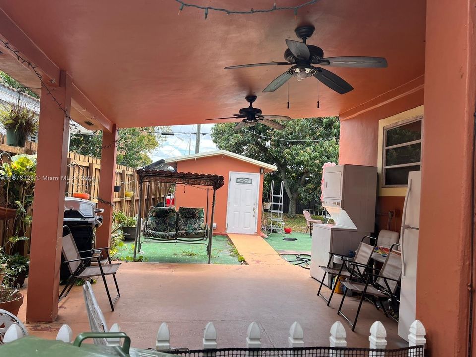 For Sale: $550,000 (3 beds, 2 baths, 1510 Square Feet)
