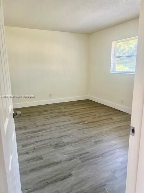 Recently Rented: $1,595 (1 beds, 1 baths, 560 Square Feet)