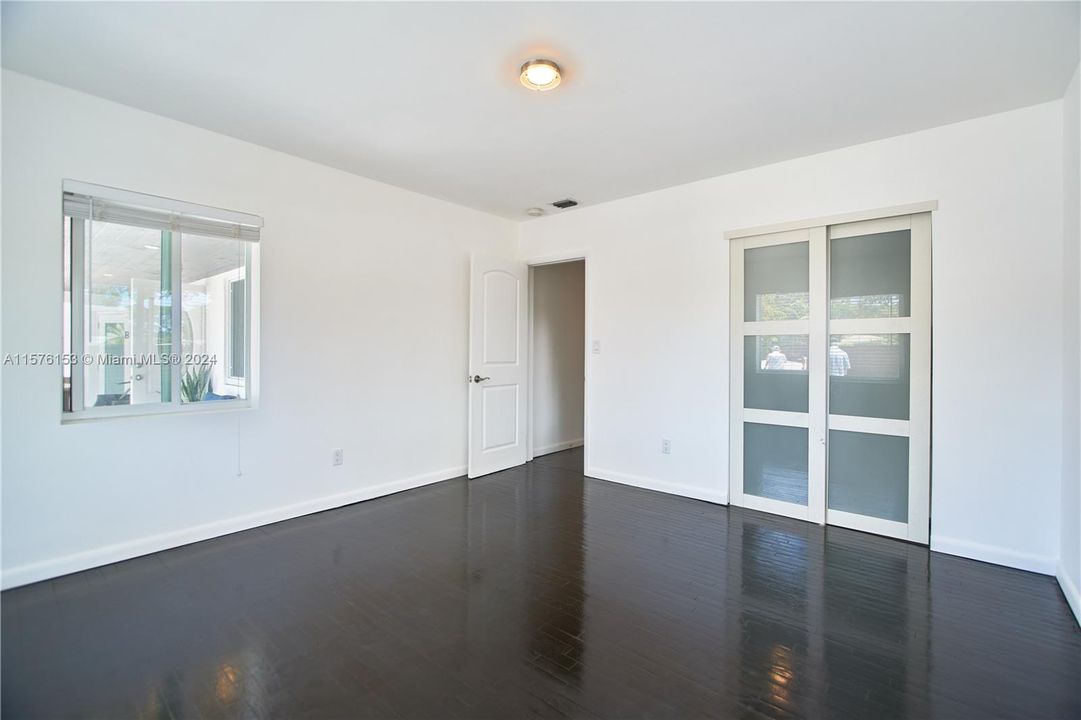 For Sale: $625,000 (2 beds, 1 baths, 1346 Square Feet)
