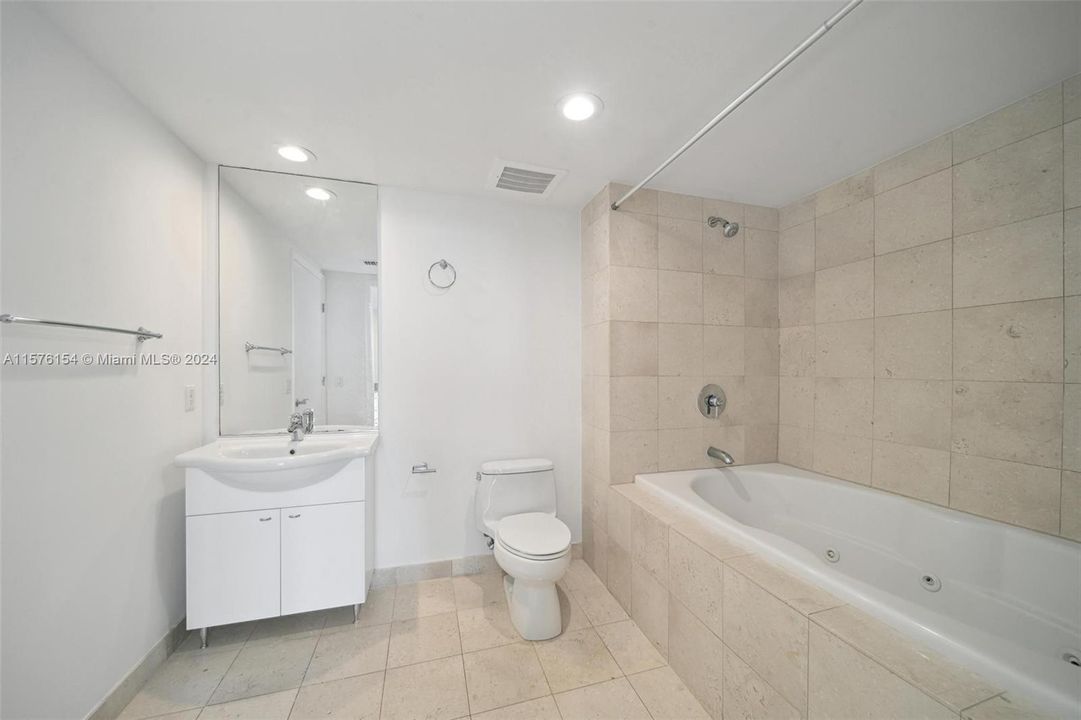 最近租的: $4,500 (2 贝兹, 1 浴室, 1086 平方英尺)