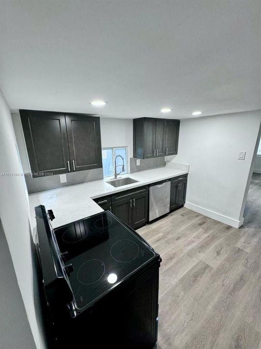 For Rent: $3,600 (4 beds, 2 baths, 1228 Square Feet)