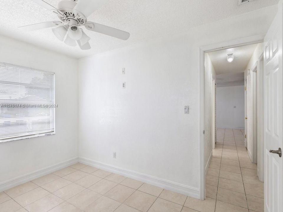 For Sale: $389,000 (4 beds, 2 baths, 1366 Square Feet)