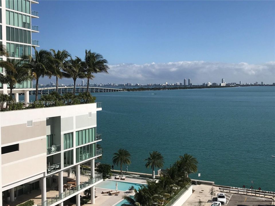 Recently Rented: $2,450 (1 beds, 1 baths, 677 Square Feet)