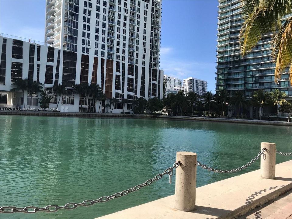 Recently Rented: $2,450 (1 beds, 1 baths, 677 Square Feet)