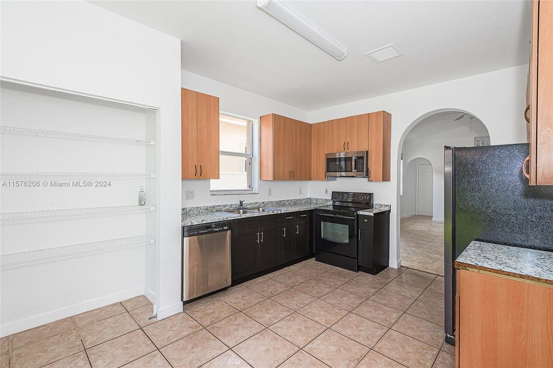 For Sale: $455,000 (3 beds, 2 baths, 1610 Square Feet)