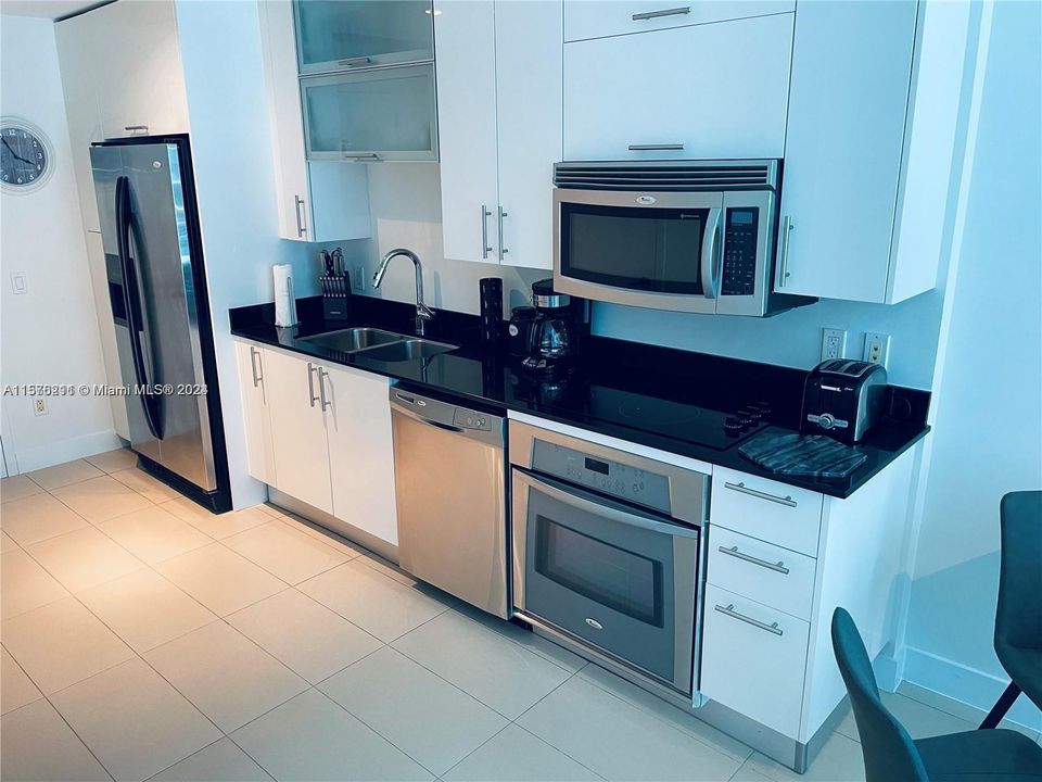 Recently Sold: $485,000 (1 beds, 1 baths, 785 Square Feet)