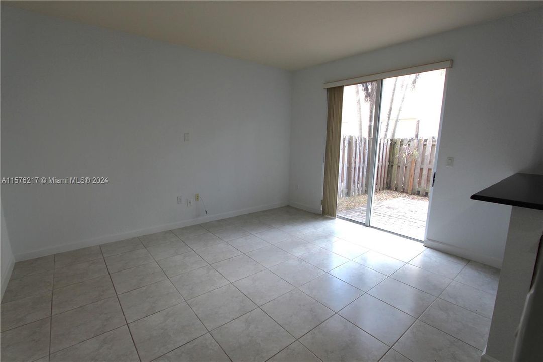 For Rent: $3,700 (3 beds, 2 baths, 1589 Square Feet)