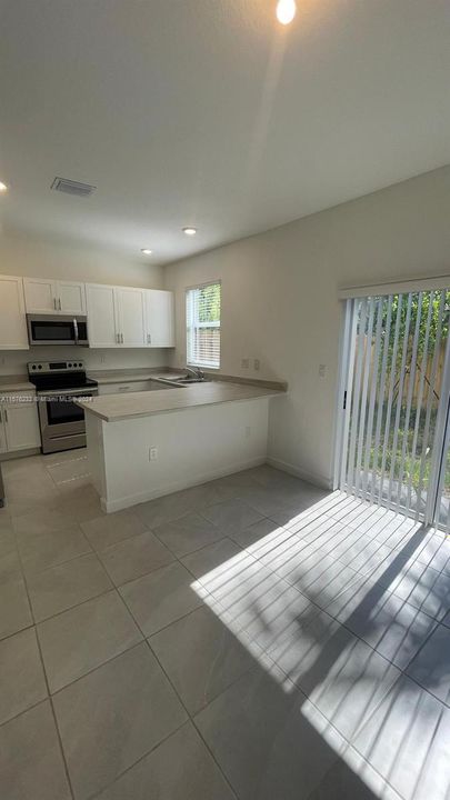 Active With Contract: $2,300 (3 beds, 2 baths, 1436 Square Feet)
