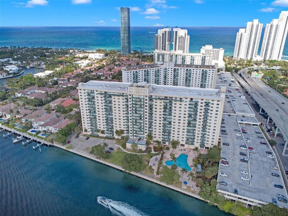 Recently Sold: $665,000 (2 beds, 2 baths, 1537 Square Feet)