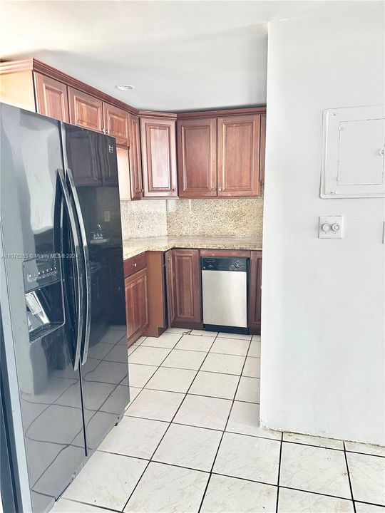 Vendido Recientemente: $190,000 (1 camas, 1 baños, 763 Pies cuadrados)