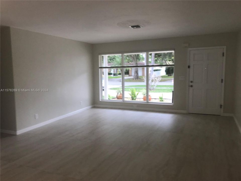 For Rent: $3,900 (2 beds, 2 baths, 1656 Square Feet)