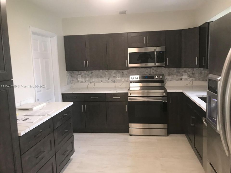 For Rent: $3,900 (2 beds, 2 baths, 1656 Square Feet)