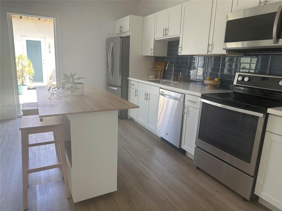 Recently Sold: $335,000 (1 beds, 1 baths, 535 Square Feet)