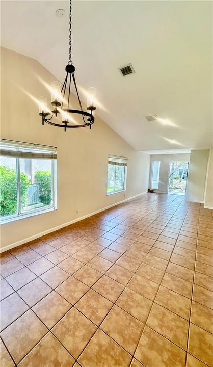 Active With Contract: $739,900 (3 beds, 2 baths, 1552 Square Feet)