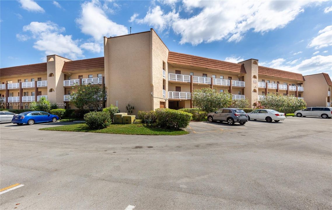 Recently Sold: $104,900 (1 beds, 1 baths, 640 Square Feet)