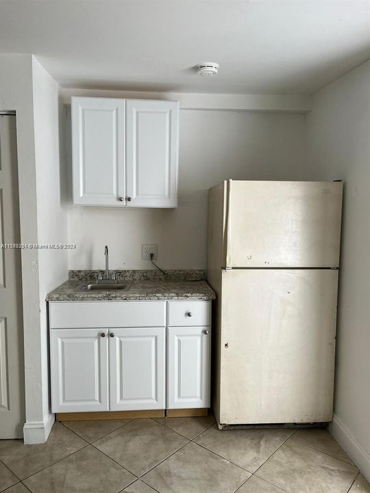 For Rent: $1,450 (0 beds, 1 baths, 1340 Square Feet)