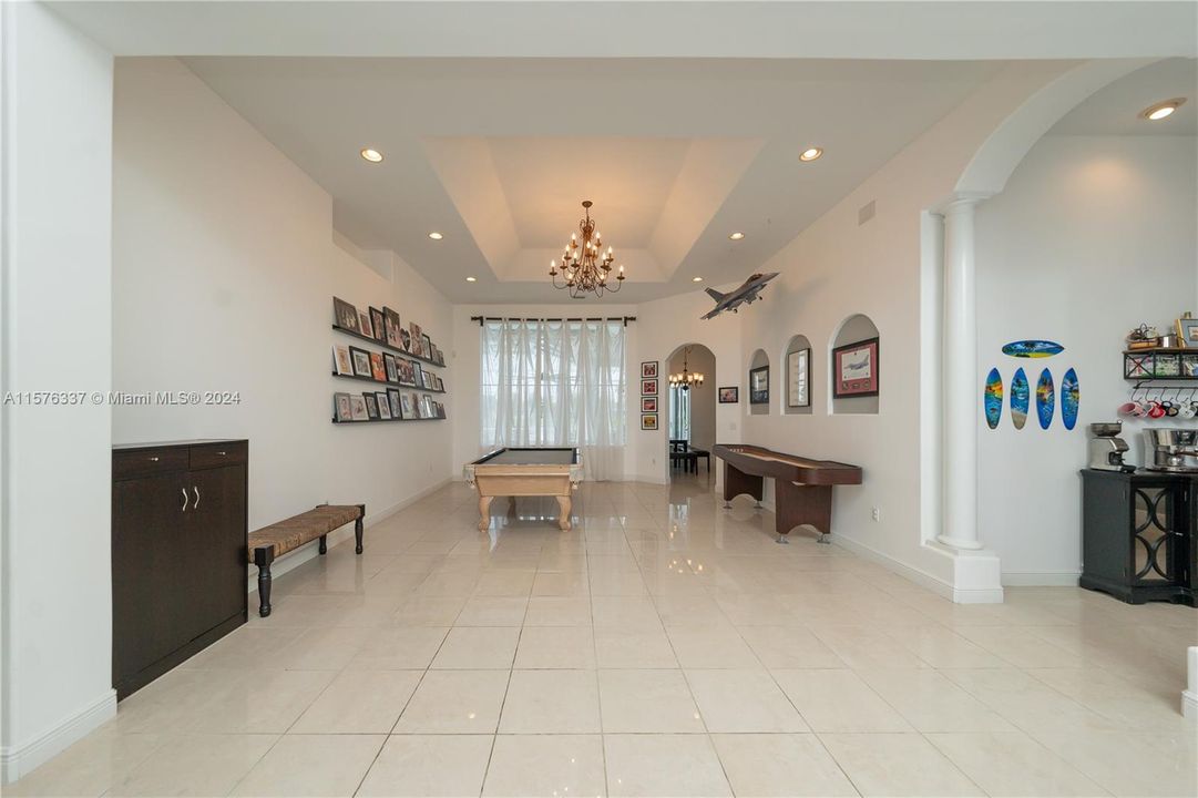 Welcoming entry with soaring ceilings