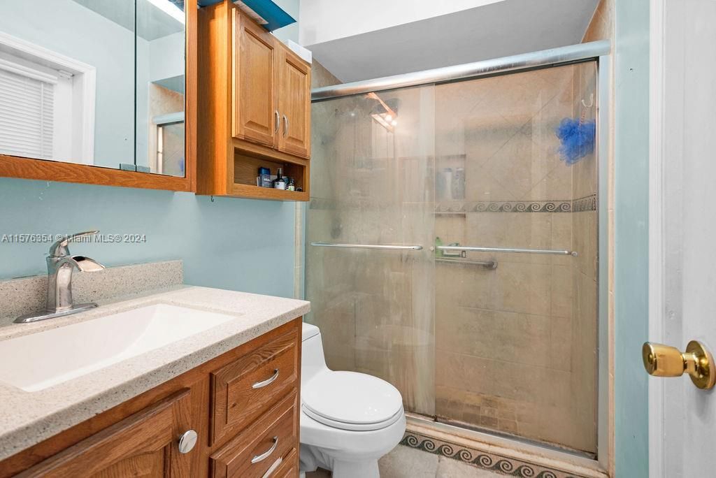 待售: $599,000 (4 贝兹, 3 浴室, 1416 平方英尺)