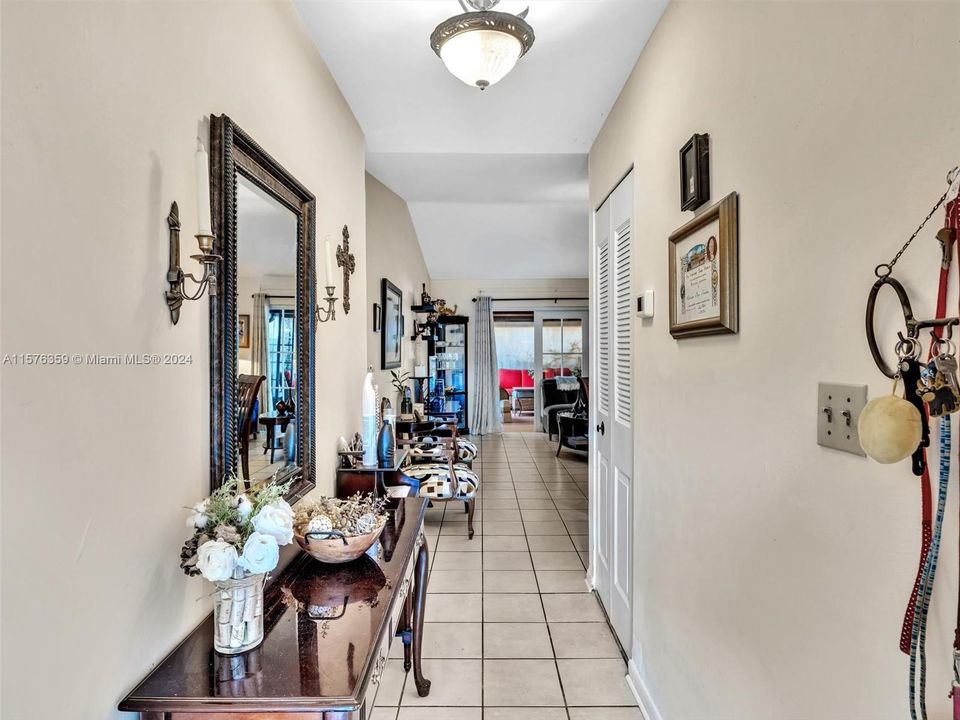 Active With Contract: $459,000 (3 beds, 1 baths, 970 Square Feet)