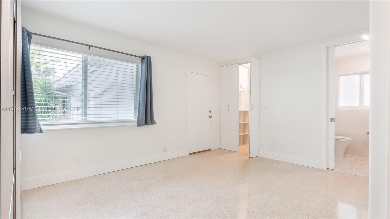 Active With Contract: $3,500 (2 beds, 2 baths, 2377 Square Feet)