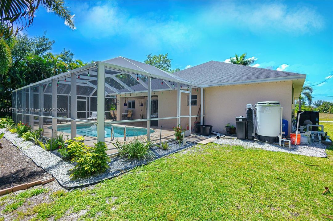 For Sale: $480,000 (4 beds, 2 baths, 1712 Square Feet)